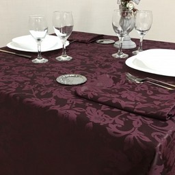 Bordeauxfarbige Tischdecken