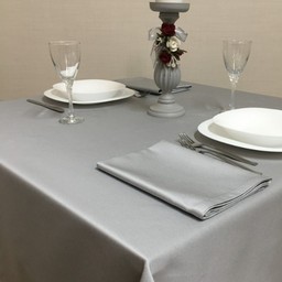 Graufarbige Tischdecken