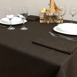 Braunfarbige Tischdecken